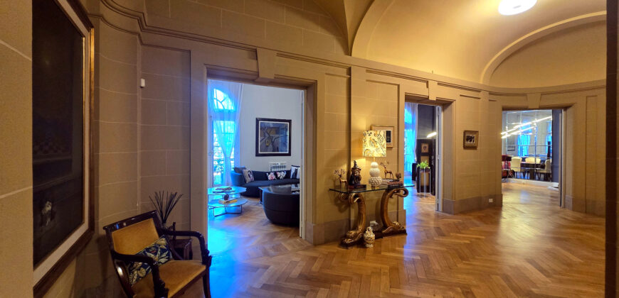 Residencia Restaurada de 397 m² Frente a Plaza Rodríguez Peña