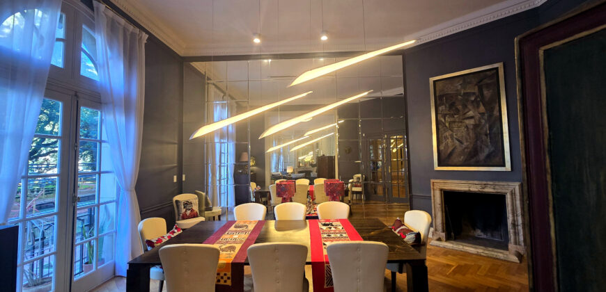 Residencia Restaurada de 397 m² Frente a Plaza Rodríguez Peña