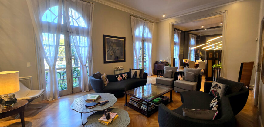 Residencia Restaurada de 397 m² Frente a Plaza Rodríguez Peña