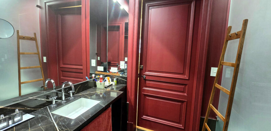Residencia Restaurada de 397 m² Frente a Plaza Rodríguez Peña