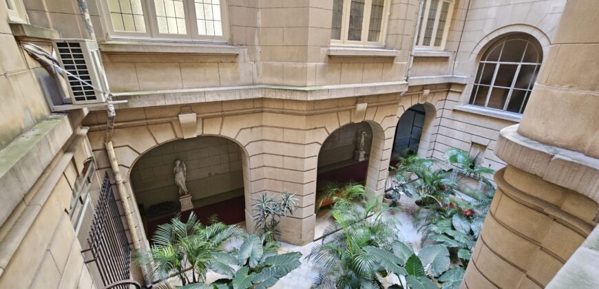 Residencia Restaurada de 397 m² Frente a Plaza Rodríguez Peña