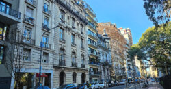 Residencia Restaurada de 397 m² Frente a Plaza Rodríguez Peña