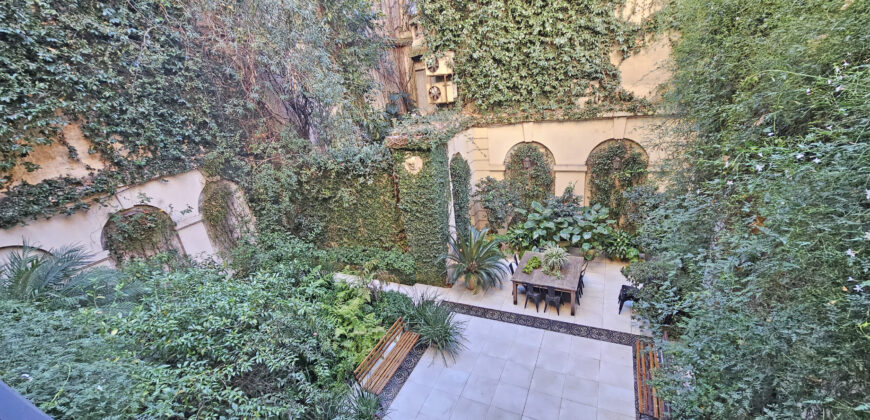 Residencia Restaurada de 397 m² Frente a Plaza Rodríguez Peña