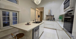 Residencia Restaurada de 397 m² Frente a Plaza Rodríguez Peña